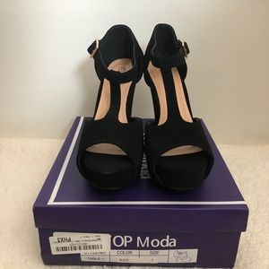 Too Moda Black Open Toe Platform. NW.